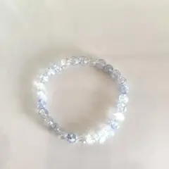 青色と透明のビーズブレスレット