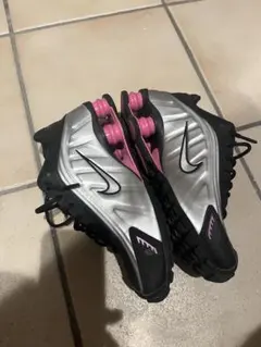 こ*は様 8*8様 サ*ン様 NIKE SHOX ブラック イエロー スニーカー | Mercari