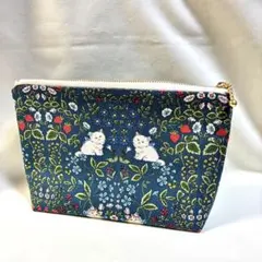 ねね様専用　通帳ケース　お薬手帳入　マルチポーチ　ハンドメイド　猫　イチゴ