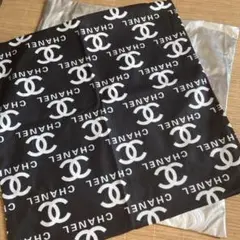 シャネルクッションカバーノベルティー