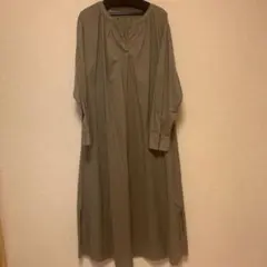 スキッパーネック 長袖 ロングワンピース カーキのサムネイル