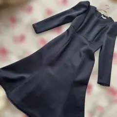 セルフォード　ネイビーのフレアワンピース