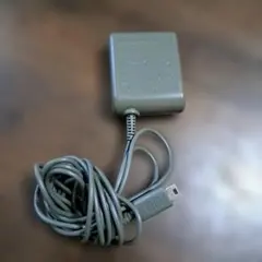 【動作確認済】ニンテンドー純正 DS ライト 充電器 ACアダプタ