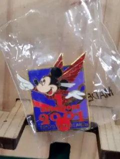 ミッキーマウス ピンバッジ 2001 東京ディズニーランド