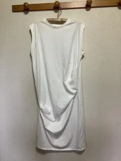 KBF ケービーエフ　カットソー　ホワイト　ノースリーブ　サイズ　ONE