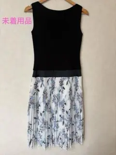 ノースリーブ ひざ丈ワンピース 花柄 プリーツのサムネイル