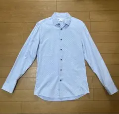 ドット柄シャツ