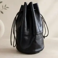 ロンシャン 巾着 ワンショルダー シボ革 肩掛け ブラック 美品 - メルカリ