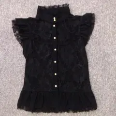 レース 黒 パールボタン フリル付き　トップス　Ｓ〜Ｍサイズ
