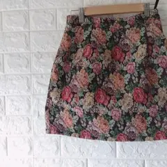 300円〜　極美品トレンドのゴブラン織り 花柄 ミニスカート レトロ Mサイズ