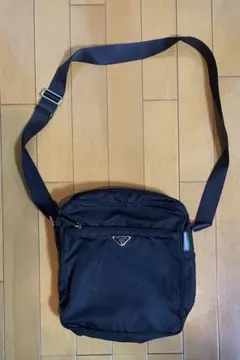 プラダ ショルダーバッグ 三角ロゴプレート シルバー金具 ナイロンのサムネイル