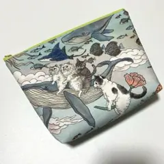 おとぎの国の猫と仲間たち　マチ付きポーチ　ハンドメイド