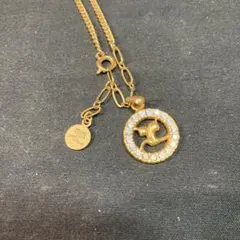 【美品】クレージュ ロゴラインストーン　　ペンダントネックレス ゴールドカラーのサムネイル