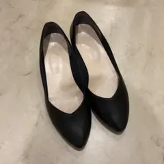ブラックのパンプス 晴雨兼用