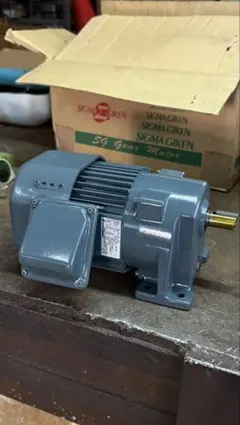 住友重機械工業ギヤモーター CNHM05-6105-B-59 新品未使用開封済み 