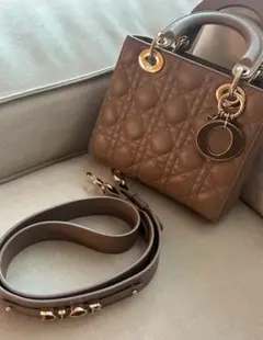 Item thumbnail for item e2d174db-51e9-4e5a-a562-6af9c853e4a2