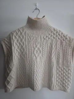 【値下げ】Ungrid ケーブル編みタートルネックニットベスト