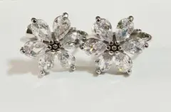 花形クリスタルイヤリング　結婚式　おしゃれ