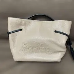 ベージュ レザー ハンドバッグ エンボス加工