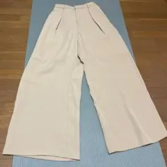 GU スラックス　テーラードパンツ　ベージュ