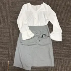 ホワイトブラウスとグレーリボンスカート【セット売り】オフィスカジュアル