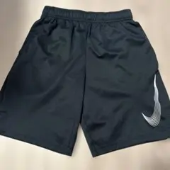 Nike DRI-FIT ブラック ハーフパンツ