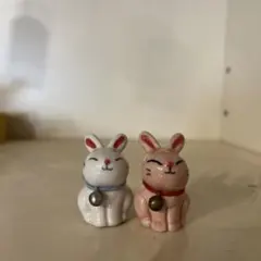 t*0様 鈴付きうさぎの陶器置物 白とピンク