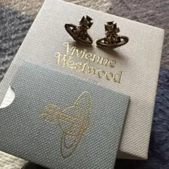 Vivienne Westwood 宇宙船デザインピアス Vivienne Westwood 宇宙船モチーフ ピアス - メルカリ