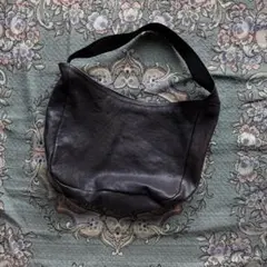 シボ革ショルダーバッグ