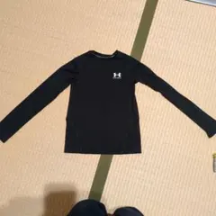 UNDER ARMOUR ブラック 長袖アンダーシャツ 140
