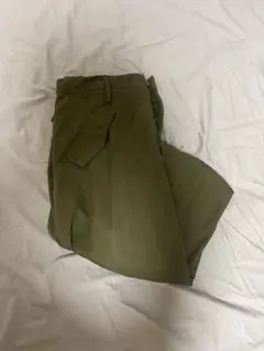 カーキ カーゴパンツ