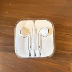 Apple 有線イヤホン ケース付き（新品）