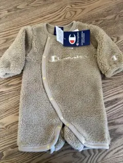 新品タグ付⭐︎Champion ベージュ ボアロンパース 50〜60
