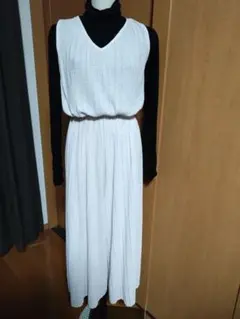 ROYAL PARTYノースリーブ プリーツ　サロペット