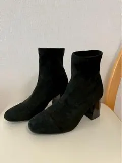 黒スエード中ヒールブーツ