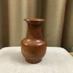 木製 花瓶 細長い形状 茶色