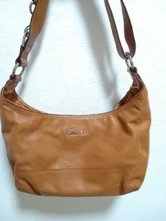 美品！Coach レザー ショルダーバッグ ブラウンのサムネイル