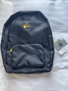 [新品タグ付】ポケモン　ピカチュウ　パッカブルリュック　黒　折りたたみコンパクト