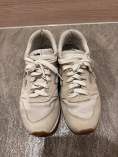 New Balance 996ベージュ スニーカー