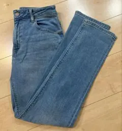 gu ミドルライズスリムジーンズ