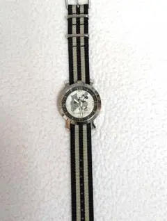 新品　ミッキーマウス 腕時計 クォーツ