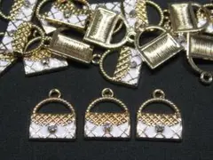 バッグ　ラインストーン付き　チャーム　パーツ　ホワイト色　１２個セット！