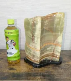 天然石 グリーンオニキス 鑑賞石 水石 縞瑪瑙 メノウ 鑑賞石 台座付き