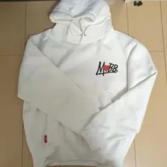 MOBB. ホワイト フード付きパーカー