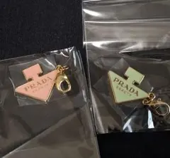 PRADA ヘアピン トライアングルロゴ 2個セット - メルカリ