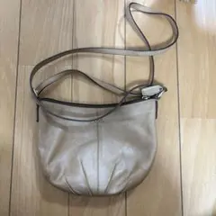 coachベージュ レザー ショルダーバッグ ギャザー入り