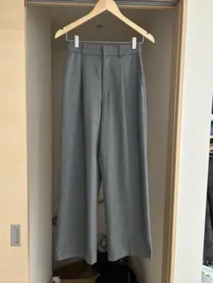 2025 UNIQLO タックワイドパンツ