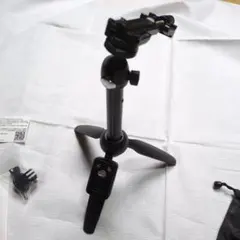 美品 スマホスタンド 三脚付きワイヤレスセルカ棒 収納袋付き