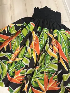 フラダンス用パウスカート 黒地 花柄