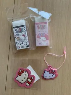 サンリオ　消しゴム2個、シール、クリーナー